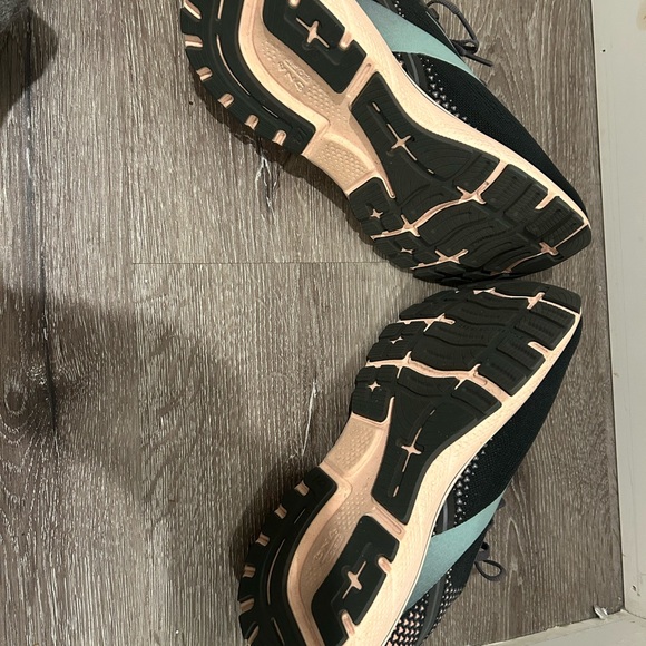 Brooks Ghost 14 Women's Black and Peach Color Way Athletic Shoes - Picture 4 of 5